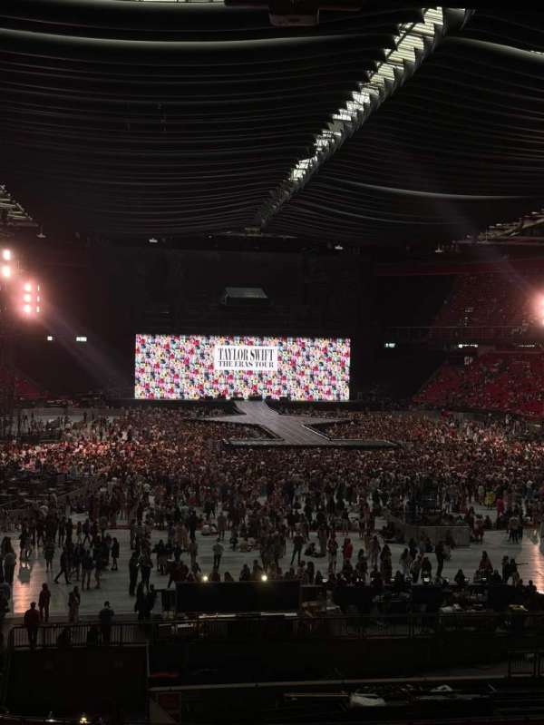 Johan Cruijff ArenA, section: 128, row: 125, seat: 147