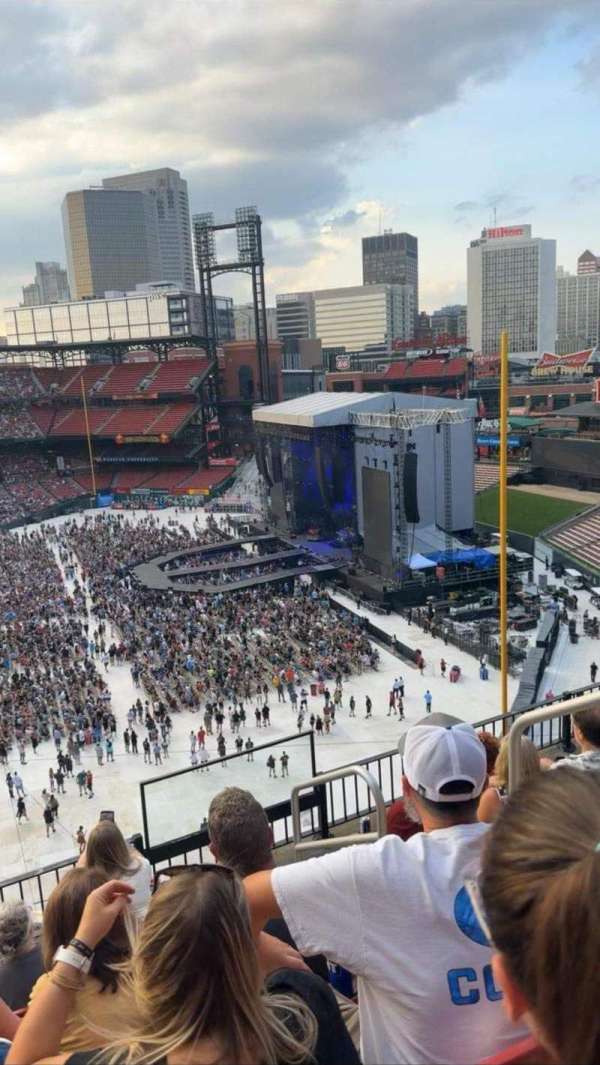 Busch Stadium, section: 333, row: 6, seat: 13