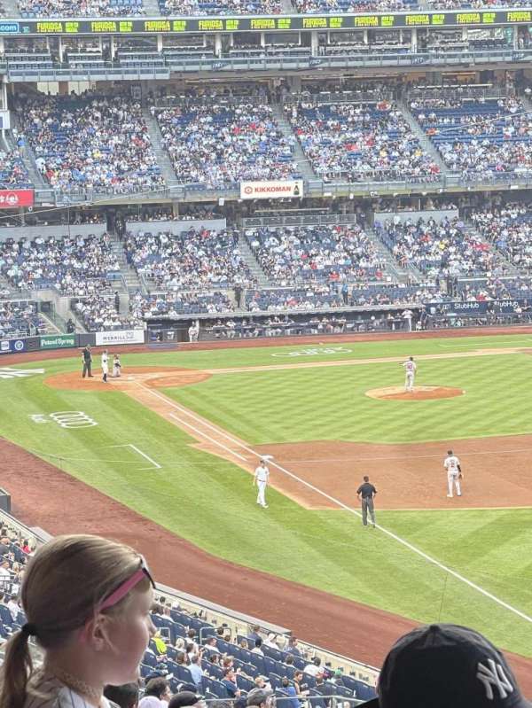 Yankee Stadium, section: 209