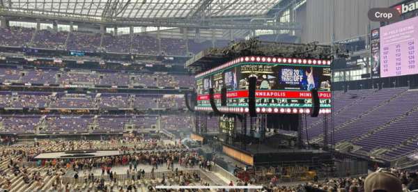U.S. Bank Stadium, section: V2, row: 32, seat: 7