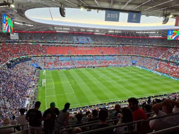 Allianz Arena, section: 324, row: 13, seat: 14