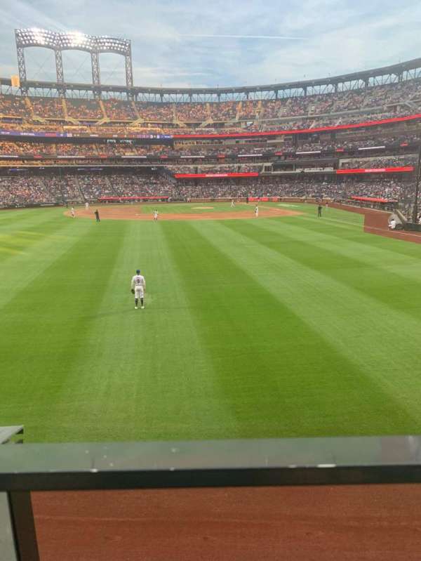 Citi Field, section: 135, row: 1, seat: 11