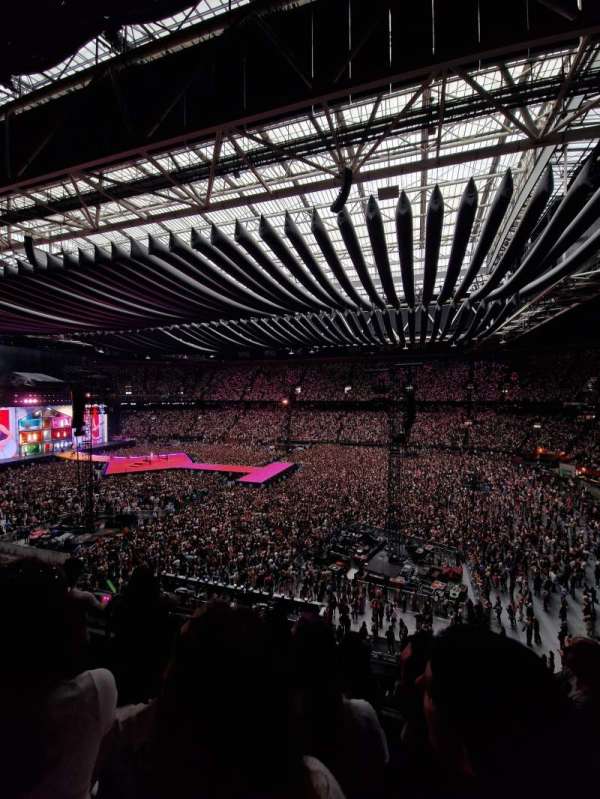 Johan Cruijff ArenA, section: 404, row: 4, seat: 29