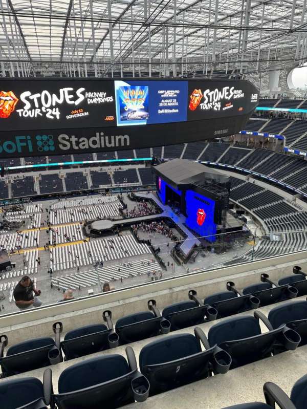 SoFi Stadium, section: 540, row: 4, seat: 17