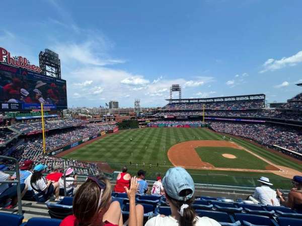Citizens Bank Park, section: 327, row: 5, seat: 21