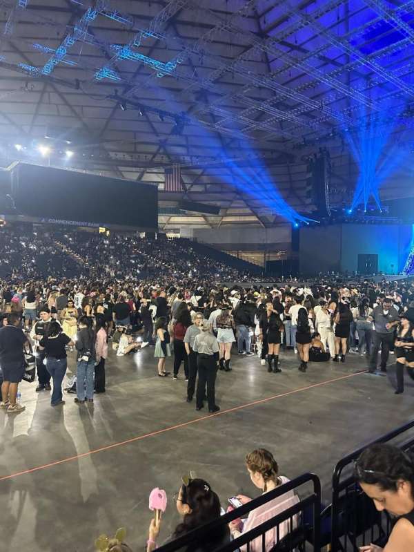 tacoma dome, section: 117, row: B, seat: 14