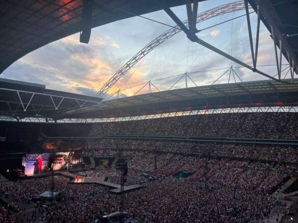 Wembley Stadium, section: 521, row: 8, seat: 221