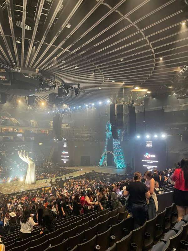 Oakland Arena, section: 102, row: 22, seat: 12