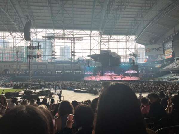 Daikin Park, section: 127, row: 19, seat: 9