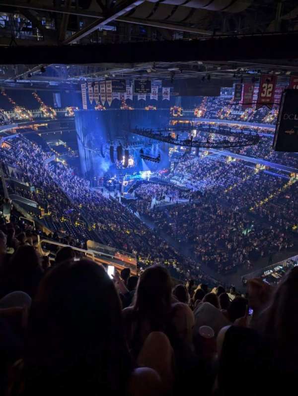 Capital One Arena, section: 405, row: O, seat: 8