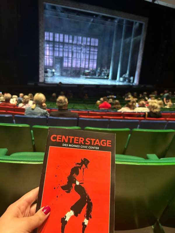 Des Moines Civic Center, section: 2W, row: M, seat: 32