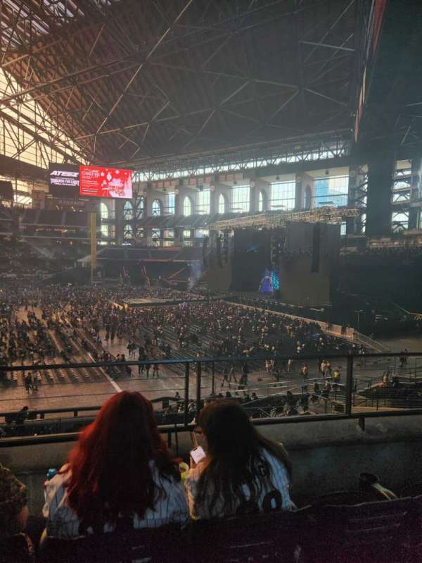 Globe Life Field, section: 125, row: 3, seat: 9