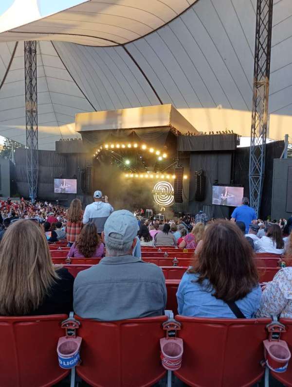 Shoreline Amphitheatre, section: 201, row: T, seat: 7