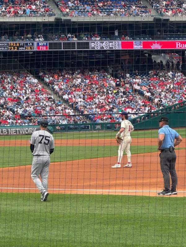 Citizens Bank Park, section: 113, row: 8, seat: 11