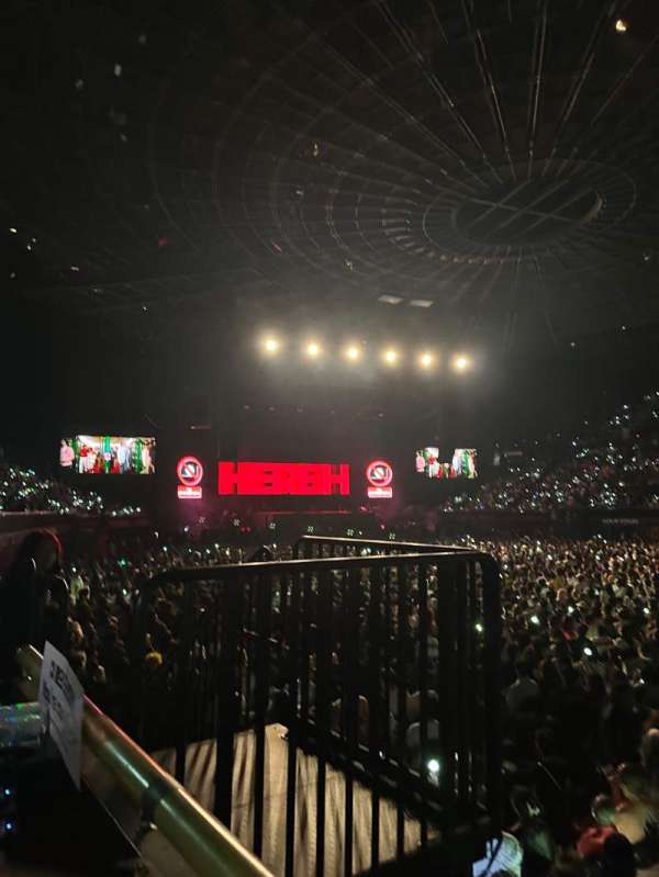 Kia Forum, section: 131, row: 1, seat: 4