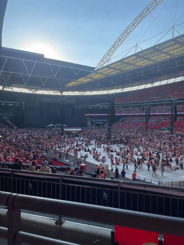 Wembley Stadium, section: 112, row: 25, seat: 16