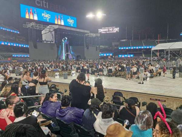 Citi Field, section: 125, row: 3, seat: 12