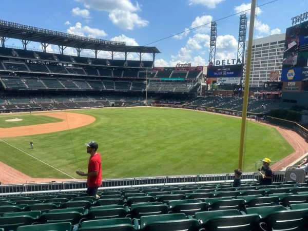 Truist Park, section: 211, row: 8, seat: 9