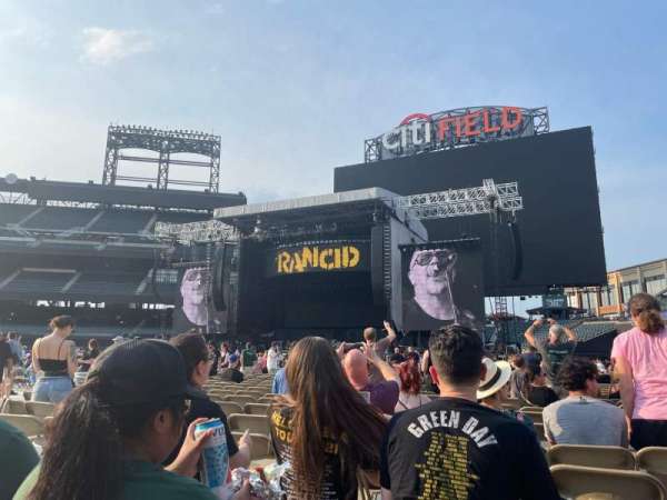 Citi Field, section: Floor B2, row: 28, seat: 4