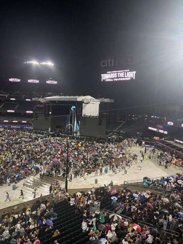 Citi Field, section: 308, row: 1, seat: 7