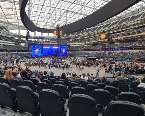 SoFi Stadium, section: C118, row: 18, seat: 5