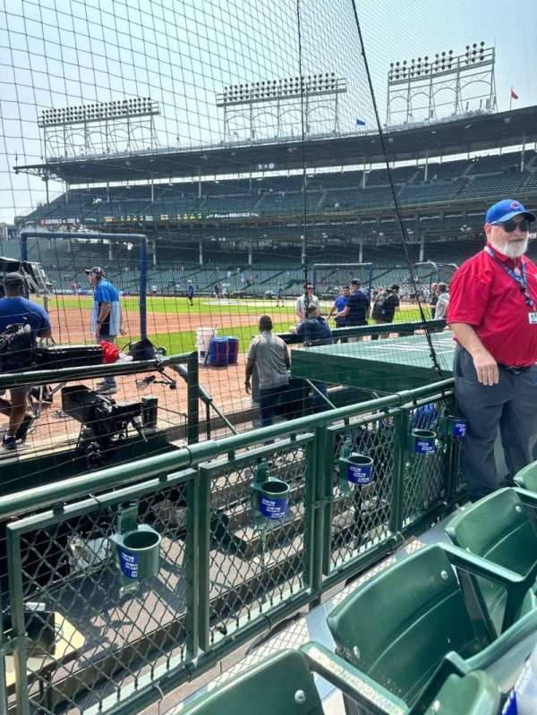 Wrigley Field, section: 9, row: 6, seat: 6