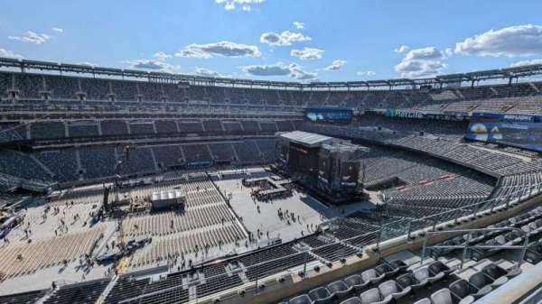 MetLife Stadium, section: 315, row: 5, seat: 10