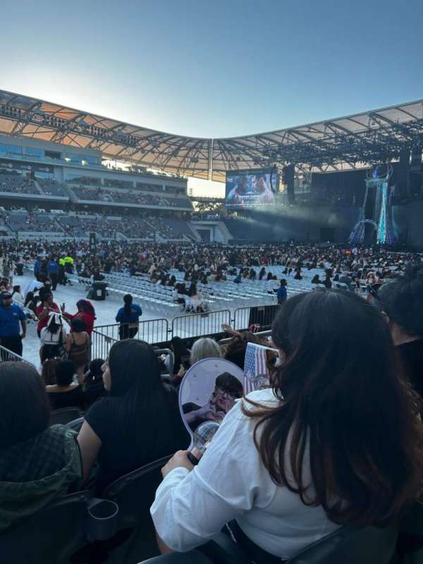 BMO Stadium, section: 115, row: H, seat: 5