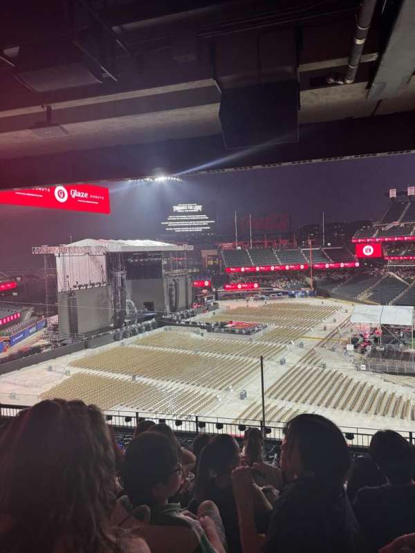 Citi Field, section: 332, row: M, seat: 20