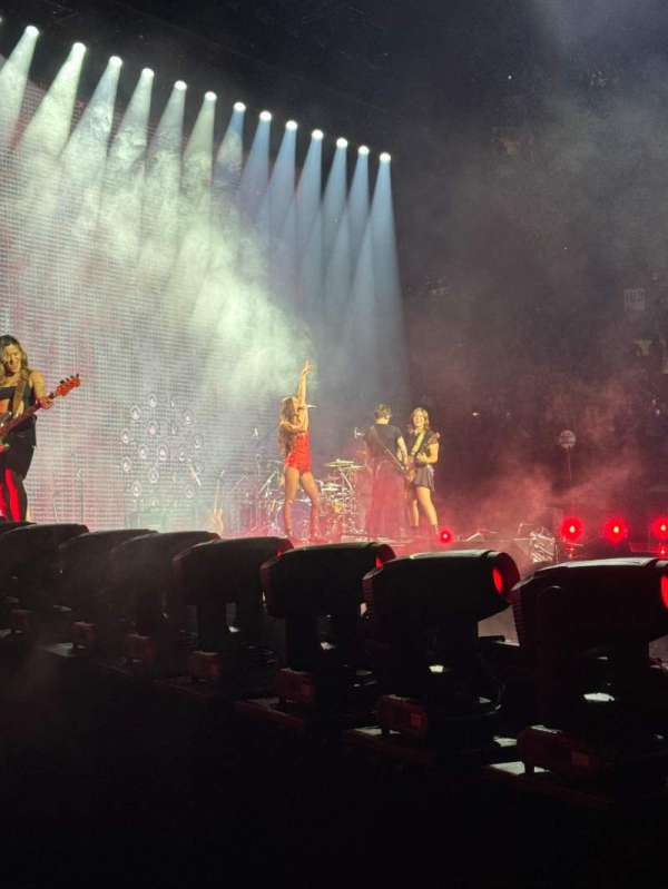 Rogers Arena, section: 118, row: 1, seat: 109
