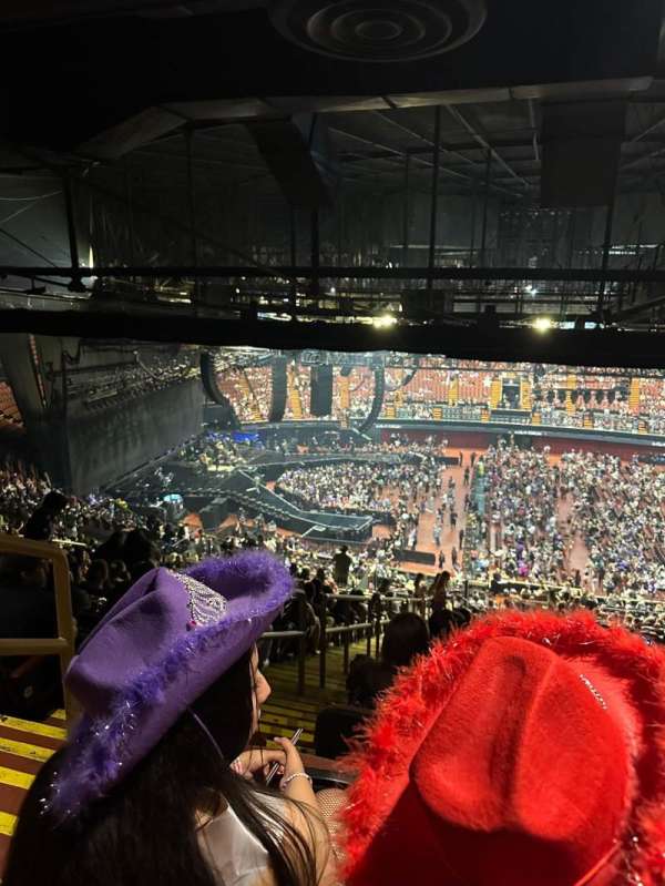 Kia Forum, section: 227, row: 22, seat: 2