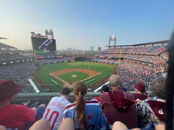 Citizens Bank Park, section: 320, row: 3, seat: 4