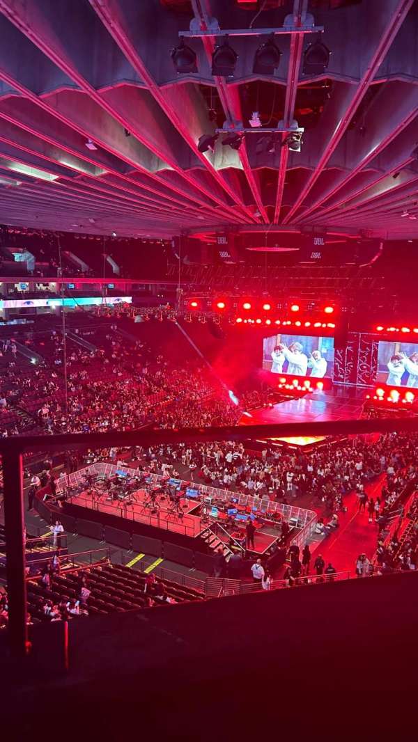 Oakland Arena, section: 205, row: 1, seat: 9