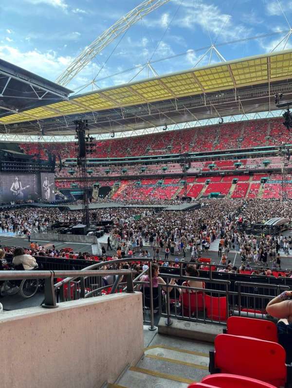 Wembley Stadium, section: 121, row: 35, seat: 272