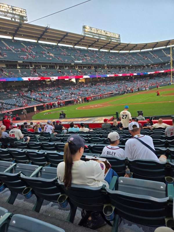 Angel Stadium, section: 124, row: M, seat: 9