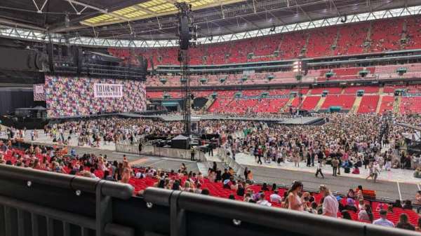 Wembley Stadium, section: 121, row: 28