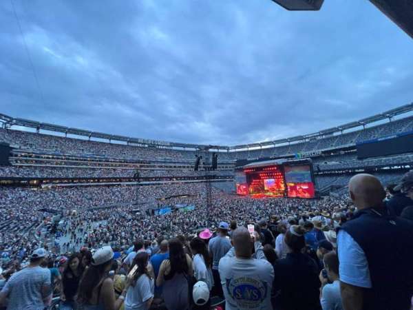 MetLife Stadium, section: 117, row: 37, seat: 21