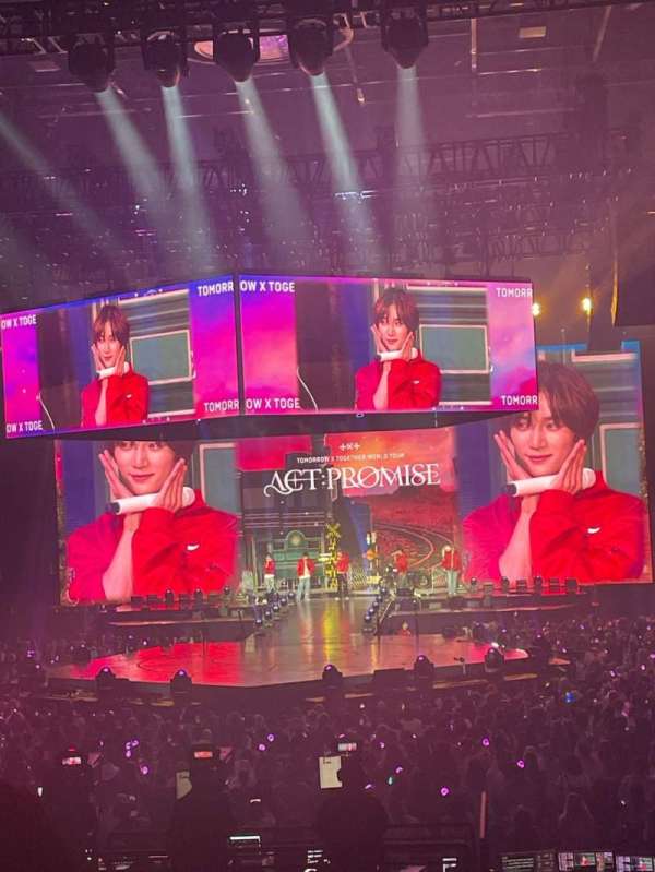 Allstate Arena, section: 114, row: O, seat: 20