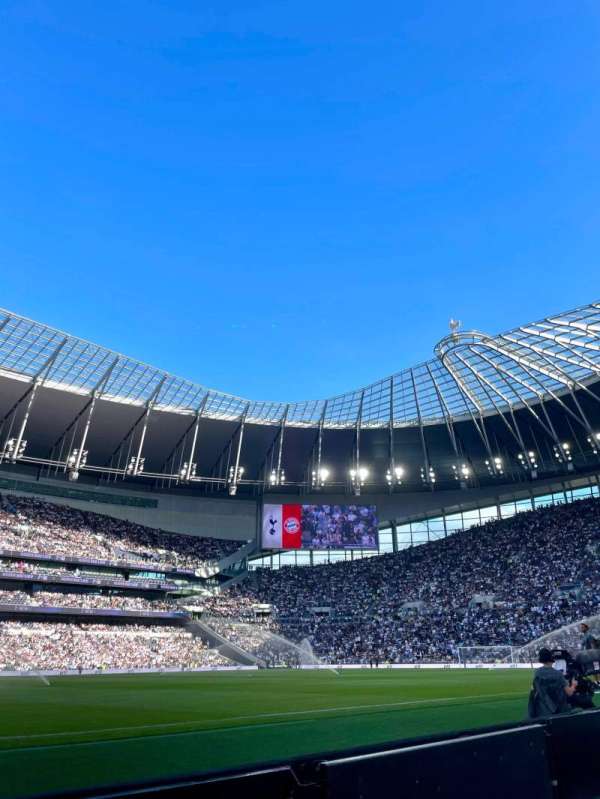 Tottenham Hotspur Stadium, section: 105, row: 1, seat: 159