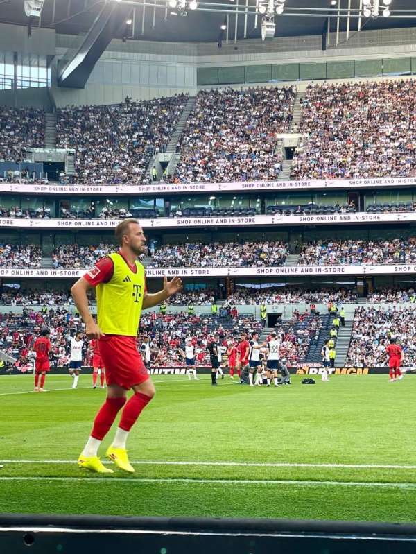 Tottenham Hotspur Stadium, section: 105, row: 1, seat: 160