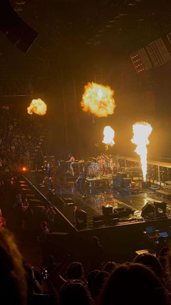 Mohegan Sun Arena, section: 14, row: M, seat: 14