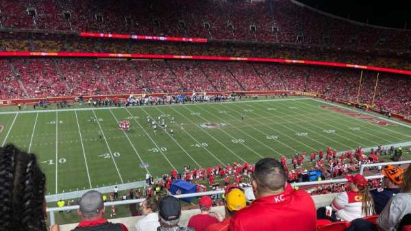 Arrowhead Stadium, section: 327, row: 5, seat: 5