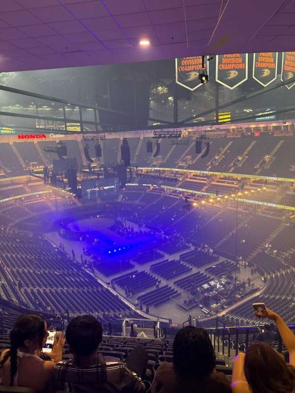 Honda Center, section: 405, row: U, seat: 2