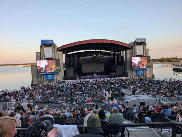 Jones Beach Theater, section: 205, row: CC, seat: 1