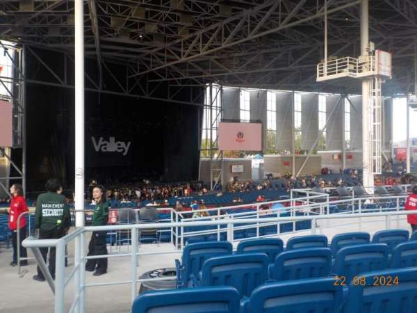 RBC Amphitheatre, section: 408, row: E, seat: 24