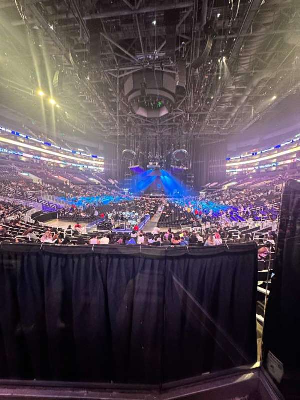 Crypto.com Arena, section: 106, row: 18w, seat: 20