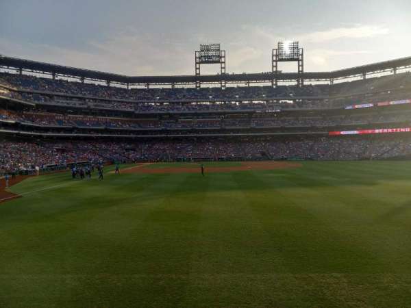 Citizens Bank Park, section: 105, row: 1, seat: 6
