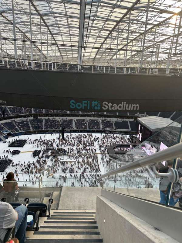 SoFi Stadium, section: 539, row: 7, seat: 5