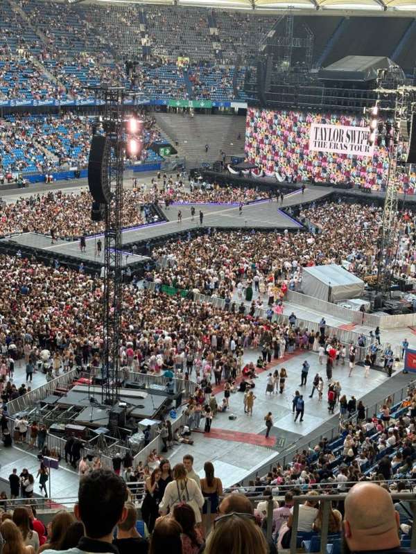 Volksparkstadion, section: 8c, row: 1, seat: 58&59