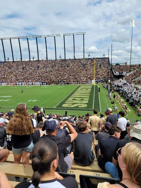 ross-ade stadium, section: 129, row: 35, seat: 8